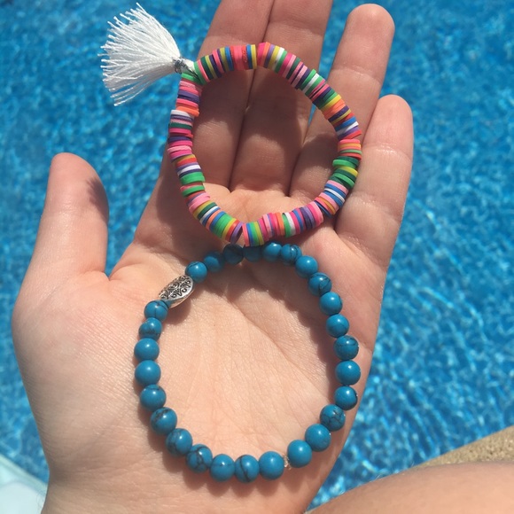 3 BRACELETS - Picture 2 of 4